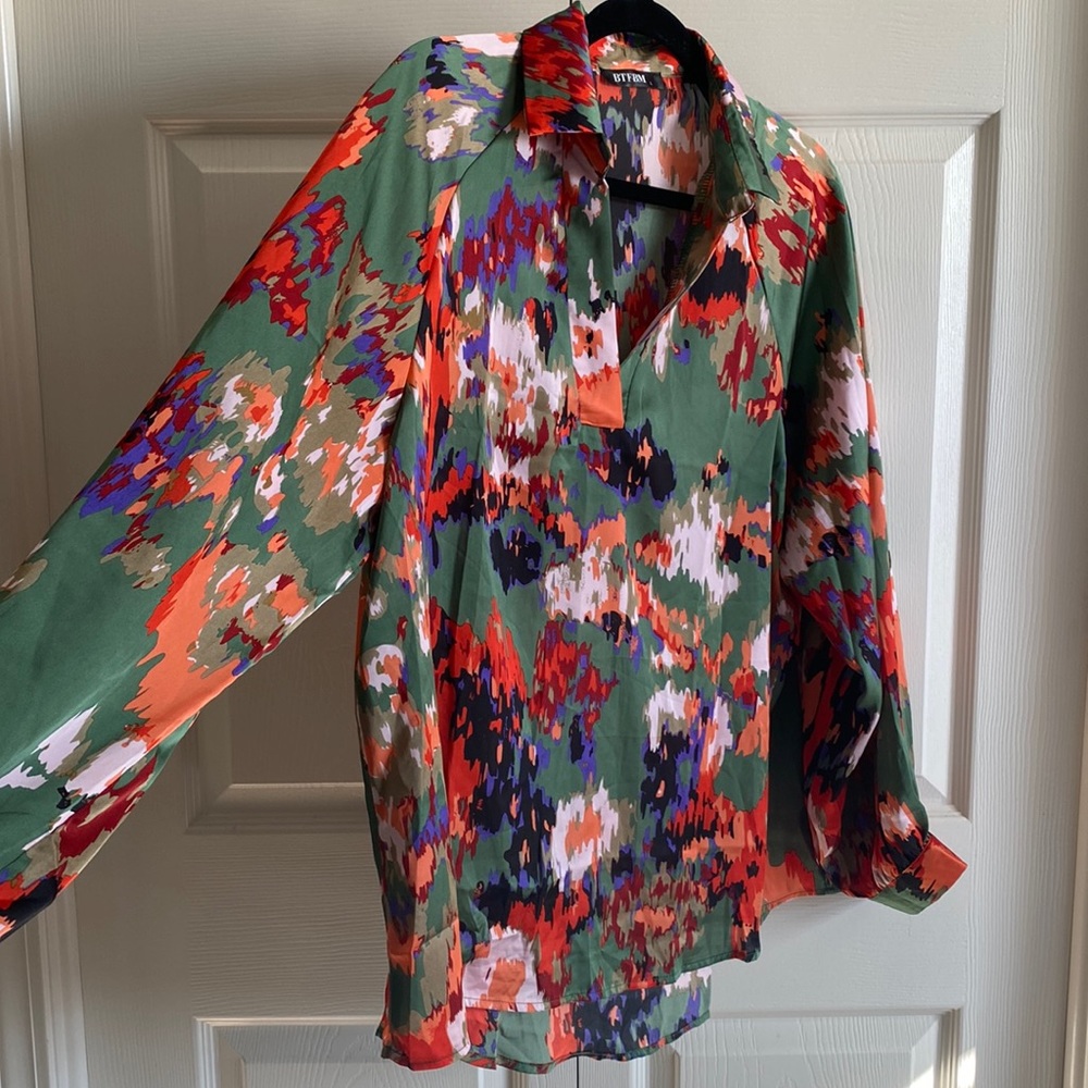 Abstract print flowy blouse